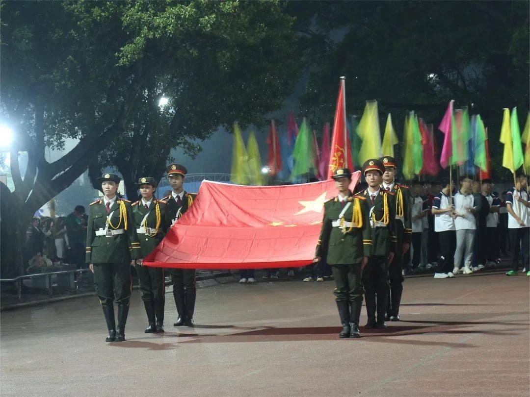 包含湖南队全体备战，勇往直前迎接挑战的词条
