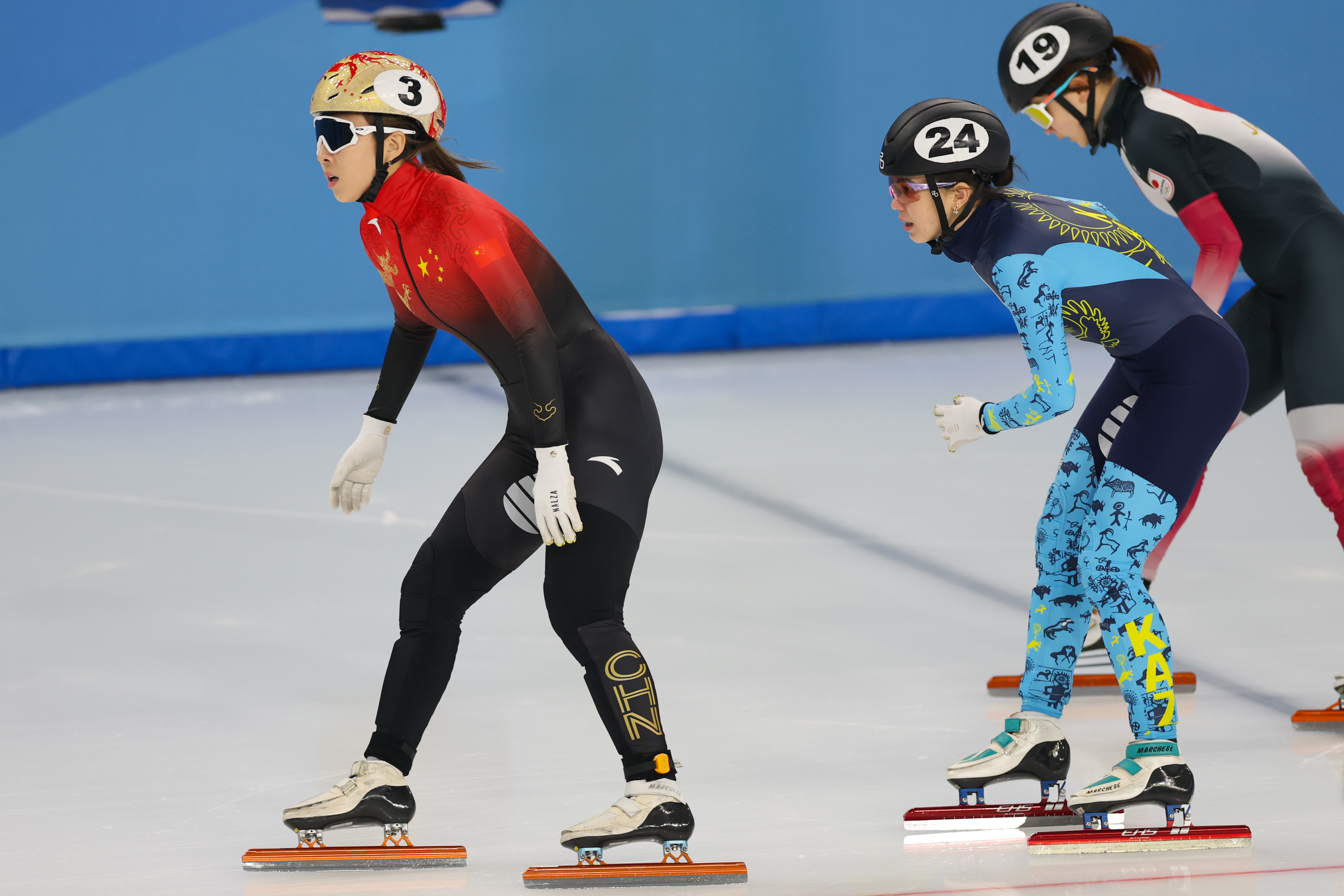 开云体育官方登录入口-轮滑速度赛女子半决赛紧张刺激