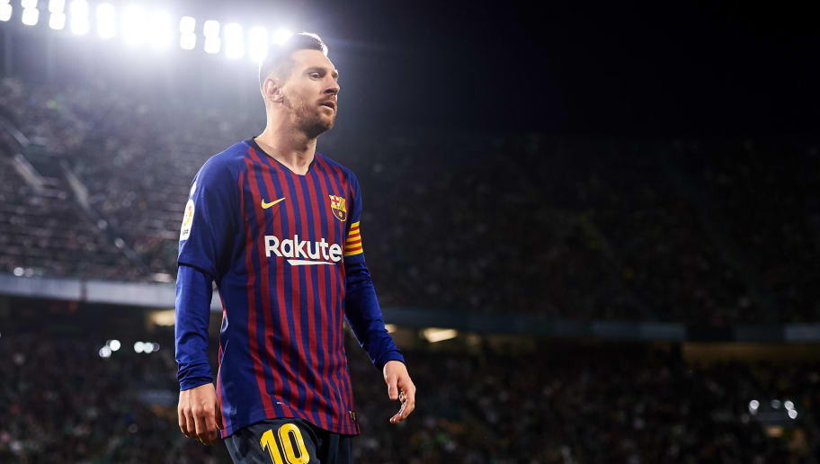 总决赛战事激烈，球员表现出色赢得掌声的简单介绍