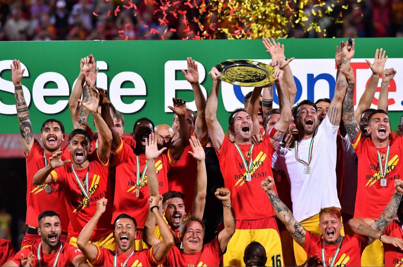 包含斯特拉斯堡全力以赴战胜巴斯蒂亚的词条