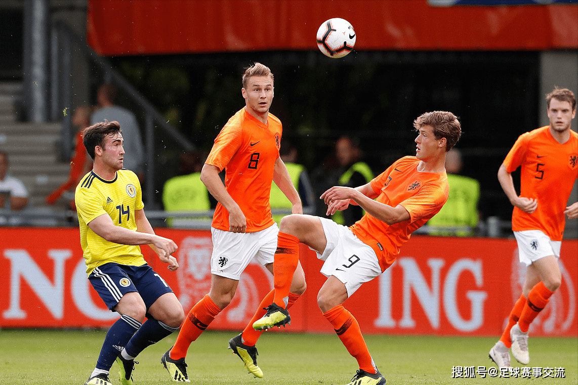 包含匈牙利队胜出，稳步前进欧预赛的词条