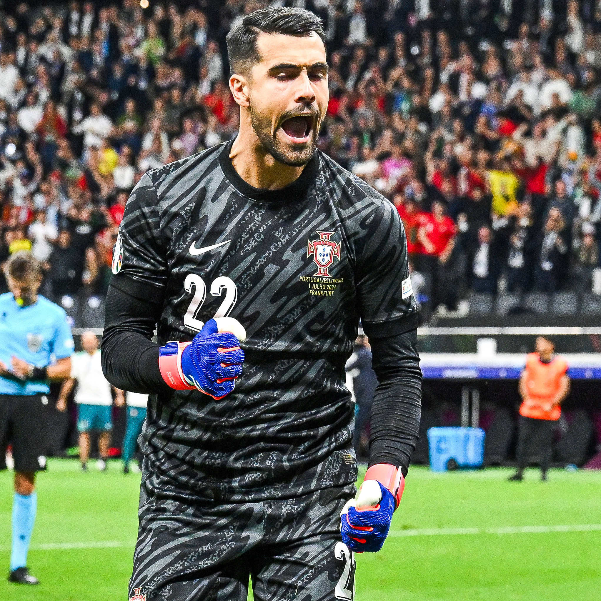 开云体育官方入口-曼联门将扑点救主，帮助球队逼平南安普顿