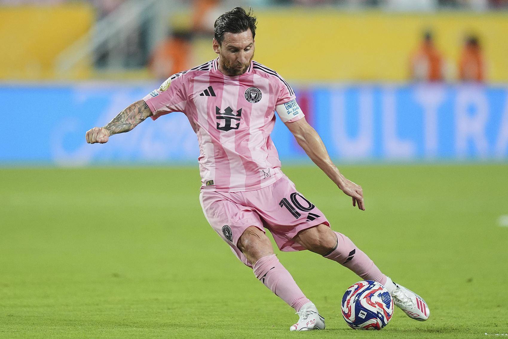 开云体育网站-意大利女足选手在国际比赛中勇敢拼搏