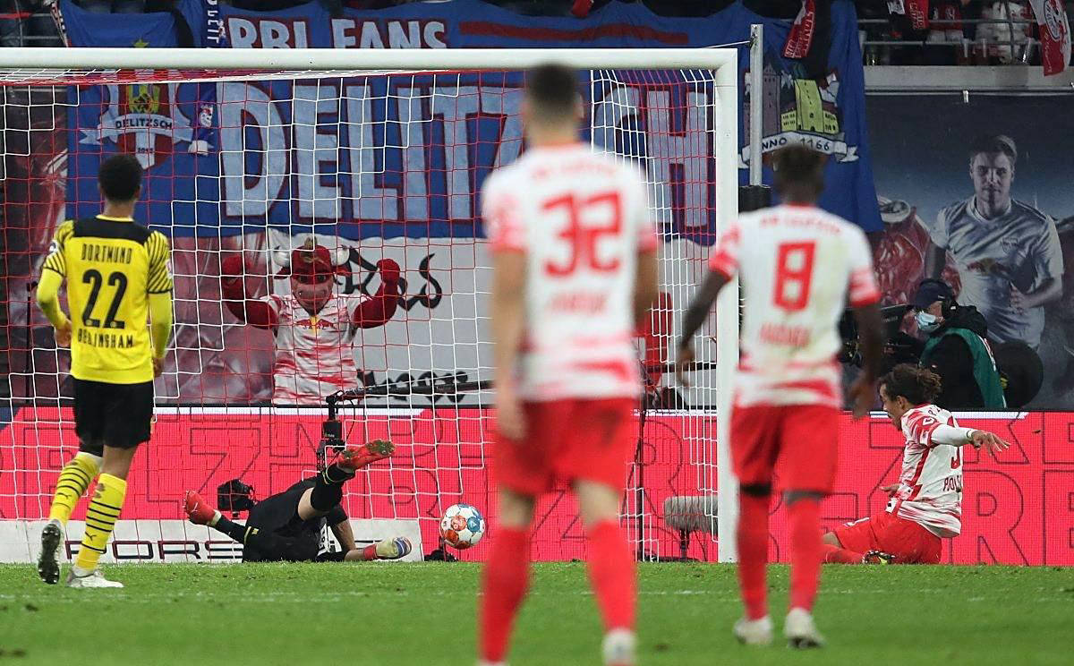 包含RB莱比锡再次依靠团结实力，成功取得比赛胜利的词条