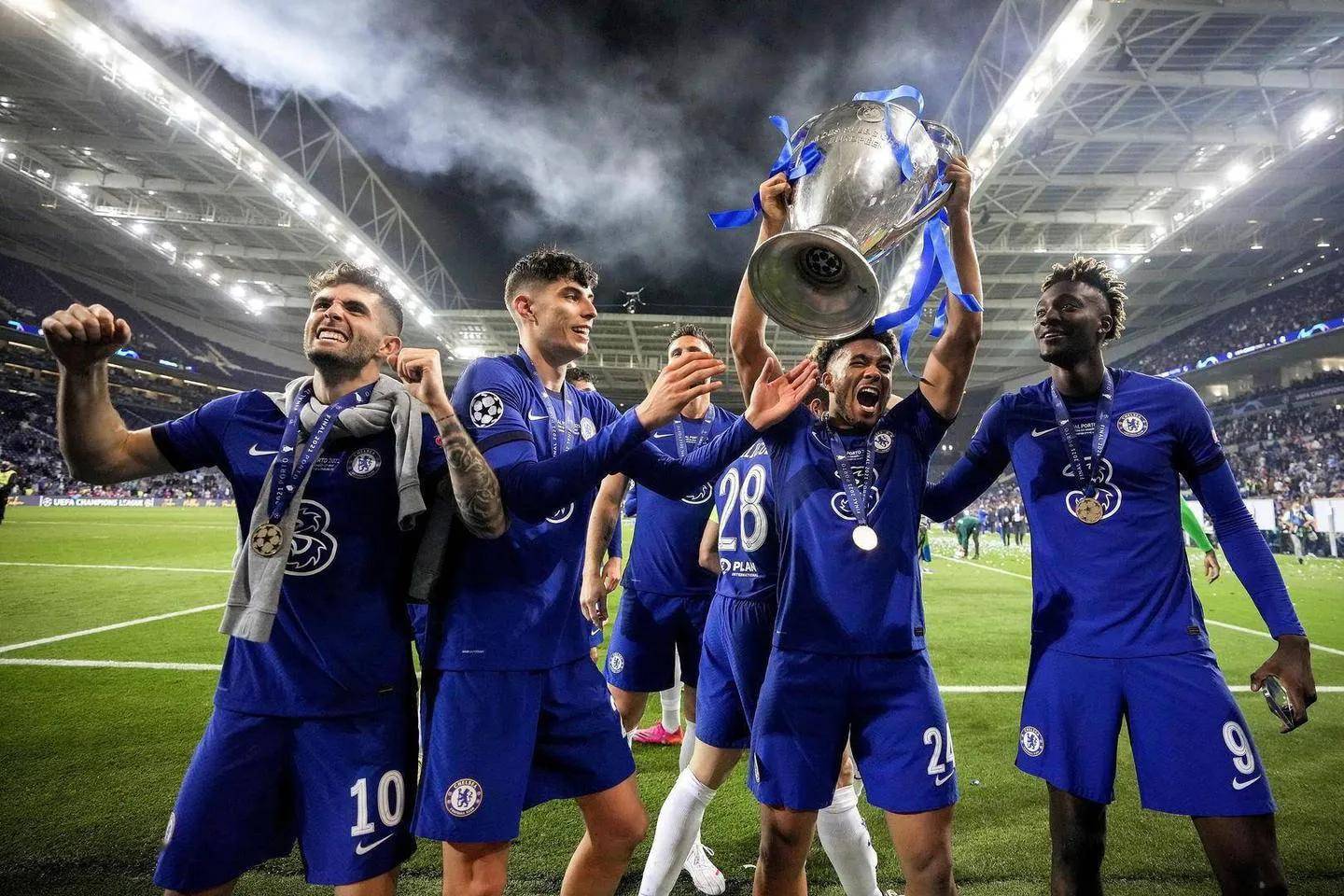 欧洲职业足球俱乐部迎战强敌