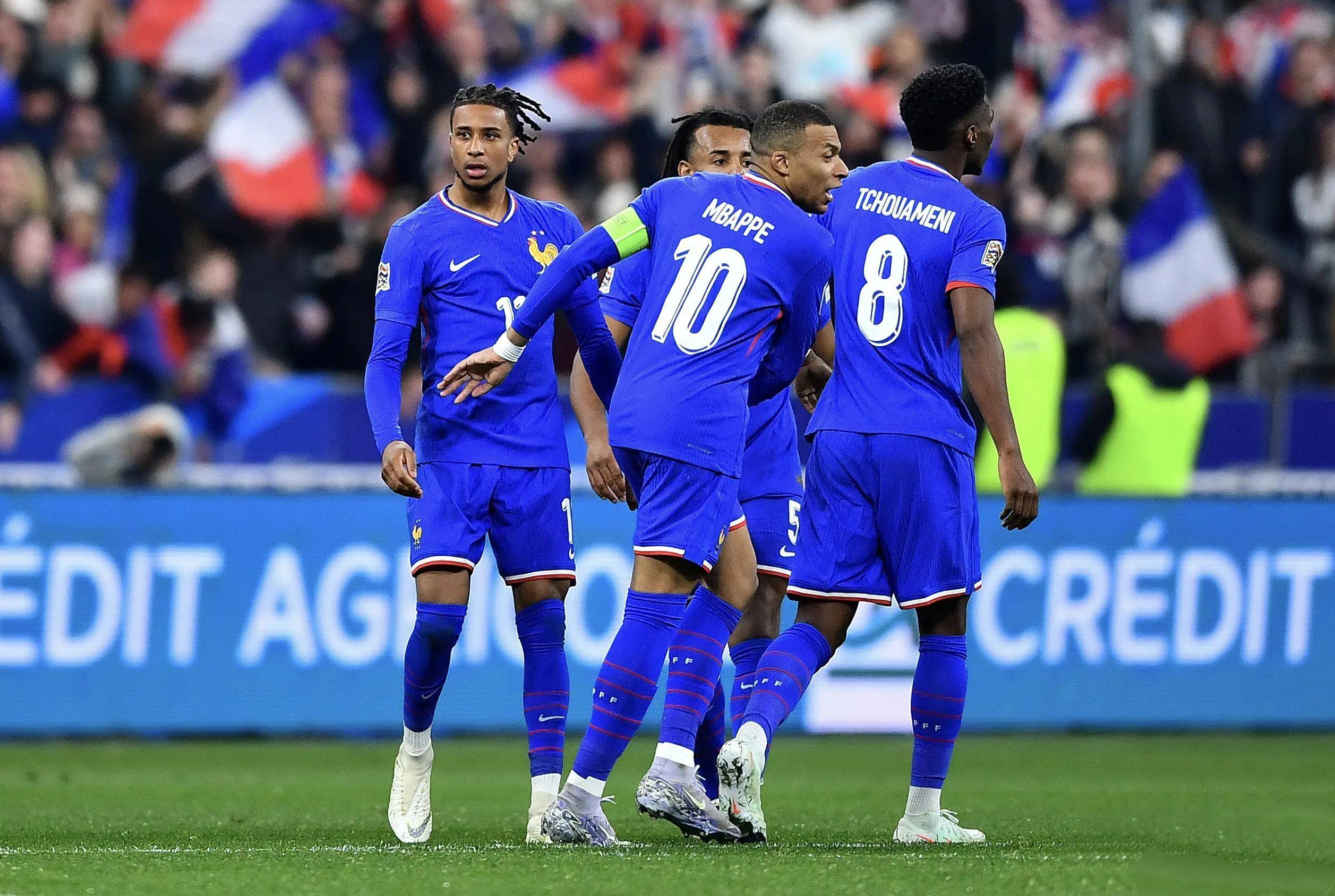 关于法国力擒葡萄牙，小组第一晋级的信息