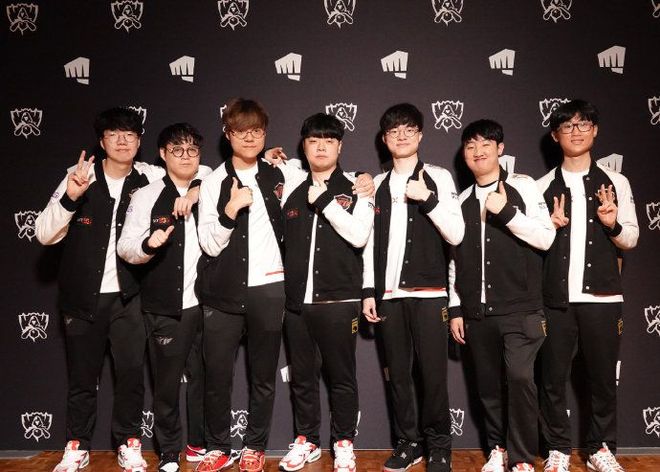 开云体育平台-包含丹麦势不可挡,小组头名成定局的词条