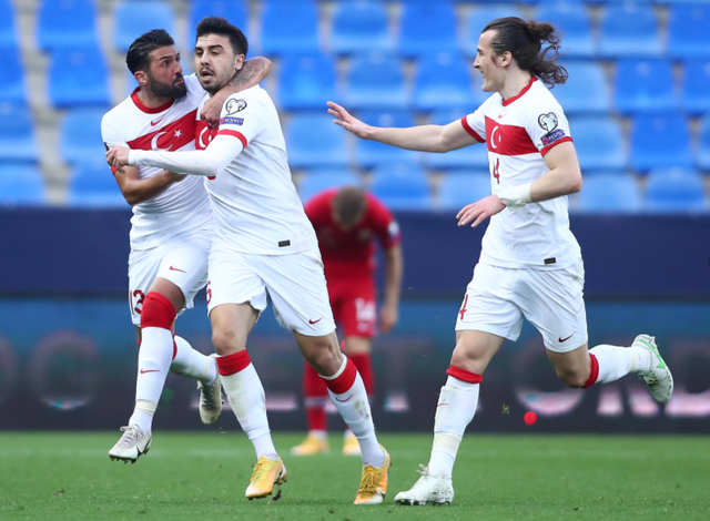 包含丹麦势不可挡,小组头名成定局的词条