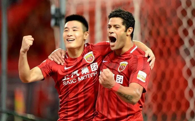 包含精彩奇迹再次上演，引发关注的词条